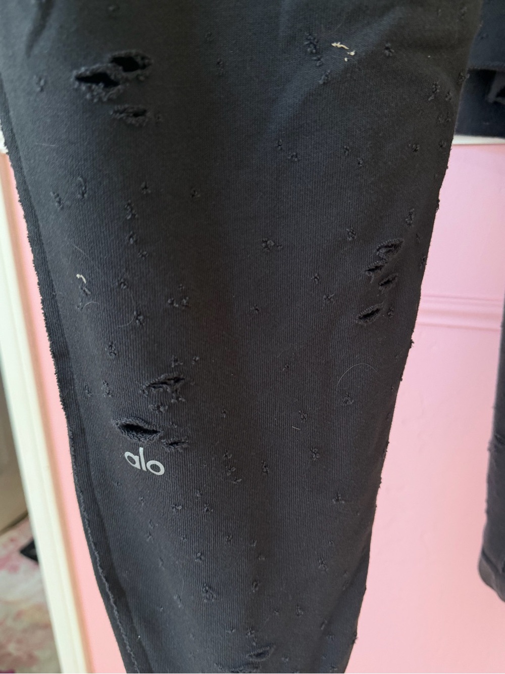ALO Yoga Black Distressed Cropped Sweatshirt & Joggers Set - Picture 6 of 6